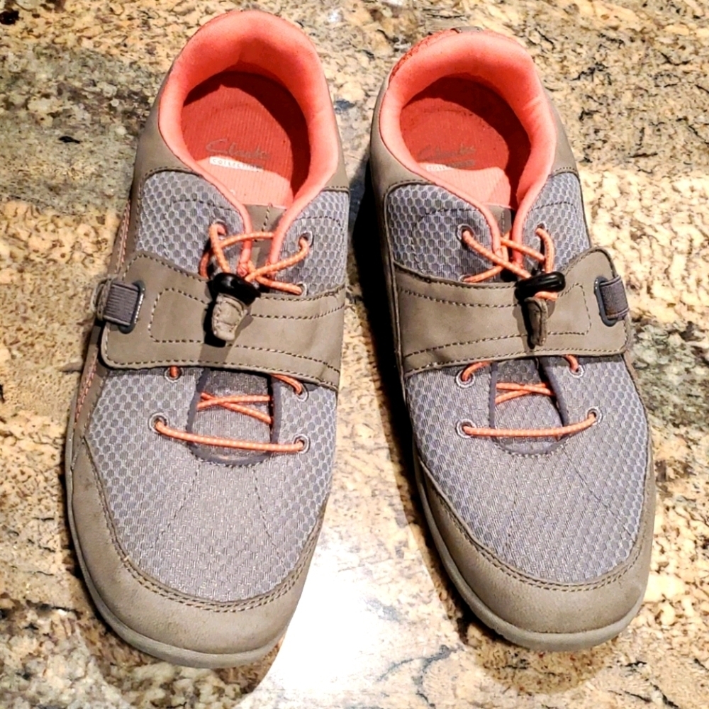 💞Clarks* Tennys